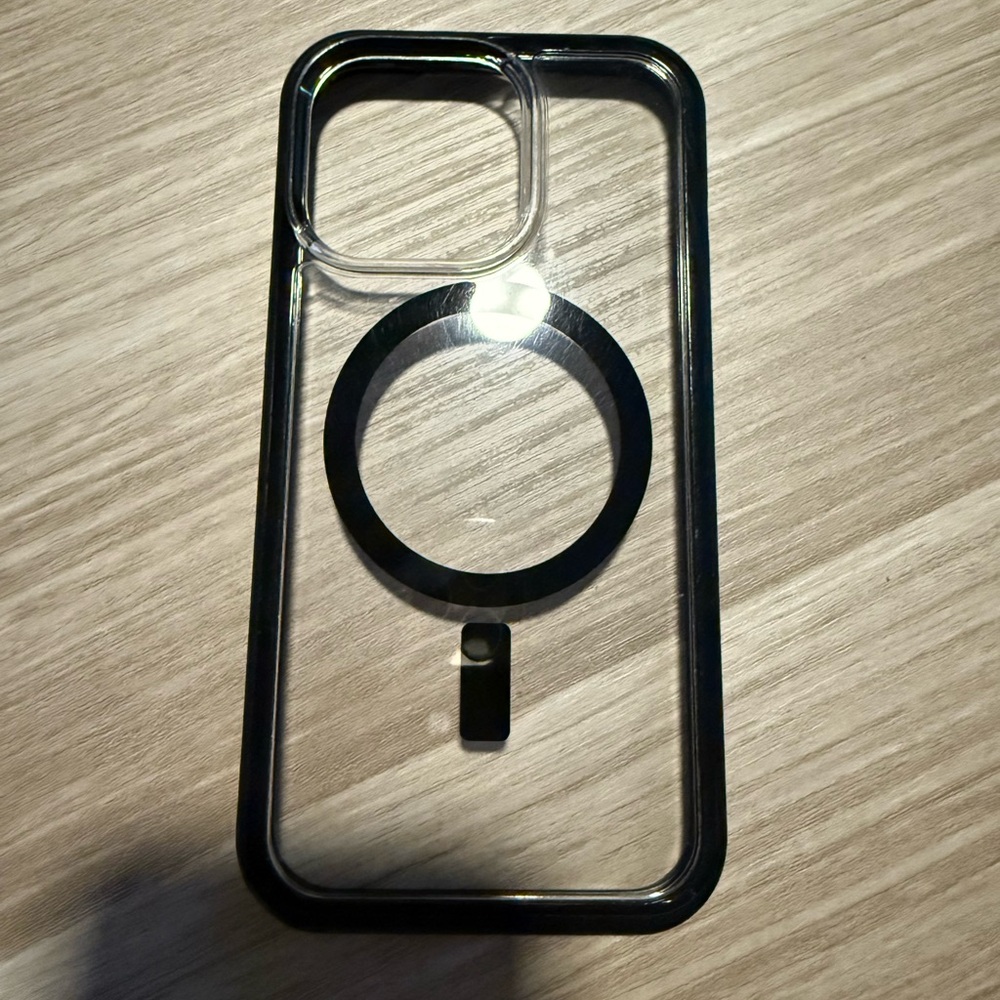 Otterbox Symmetry MagSafe Clear/Black iPhone 13 Pro Case